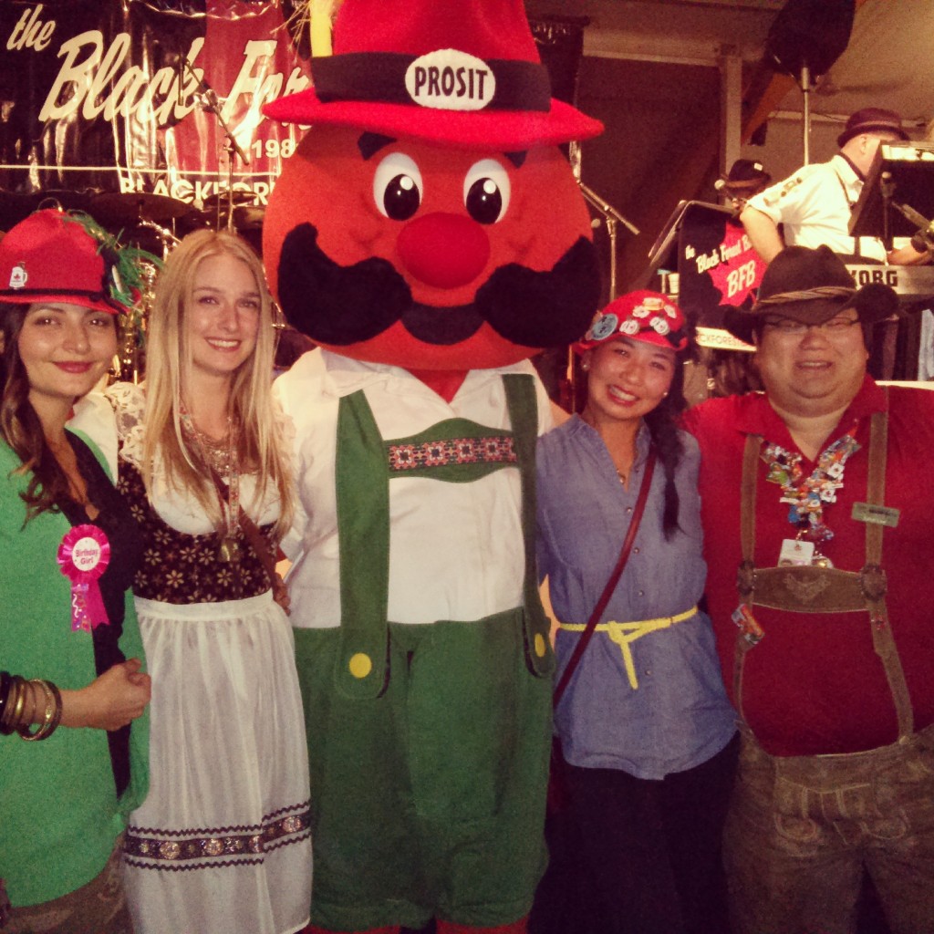 Oktoberfest 2013 - chilling out with Hans and random dude.